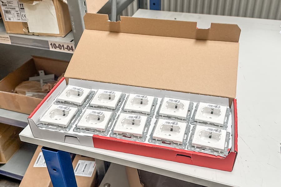 100 Steckdosen Legrand Seano 7 651 20